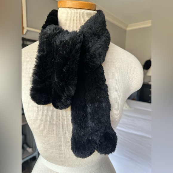 Black rabbit fur scarf - Picture 5 of 10